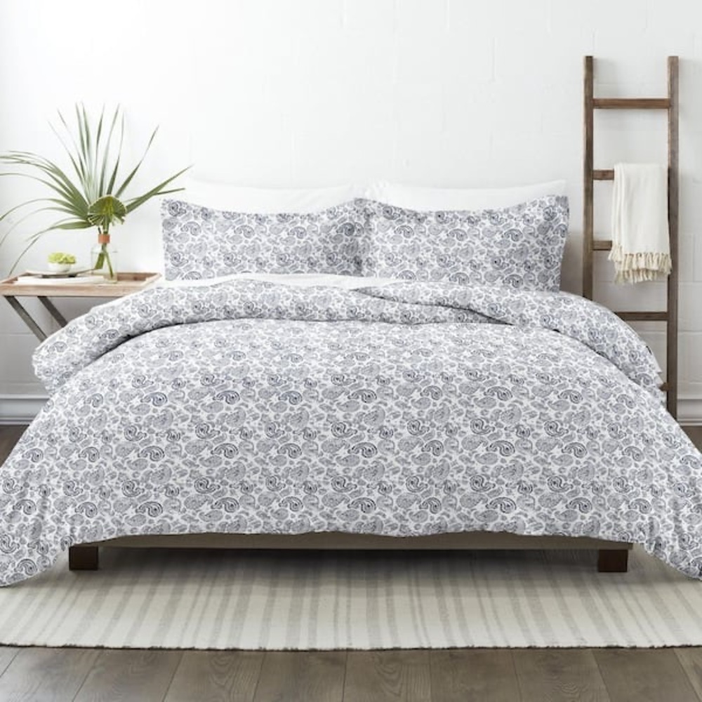 Elegant Gray Floral Bedding Set